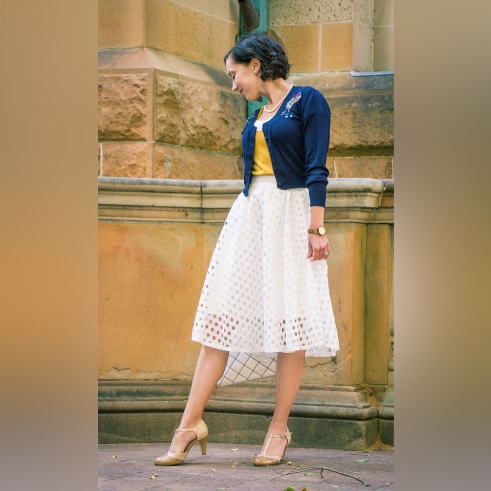 Roz & Ali Snowflake Cutwork Jacquard Skirt in white size S